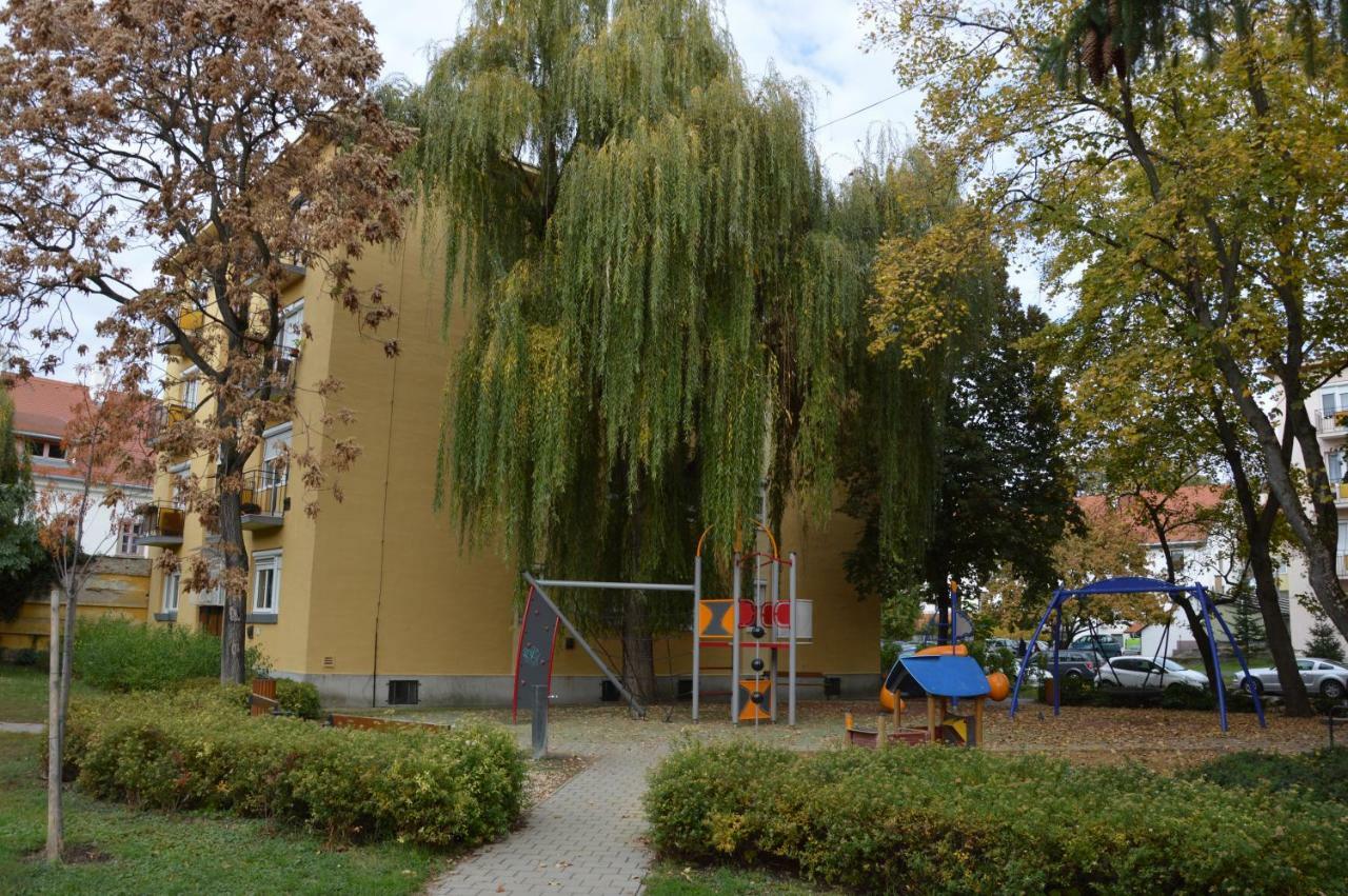 Res Apartman Eger Luaran gambar